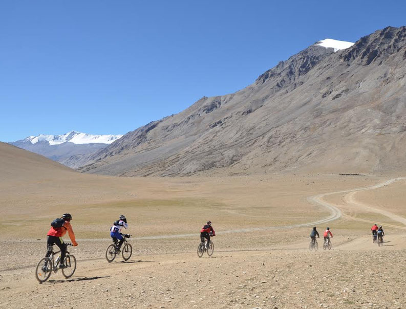 cycling in ladakh